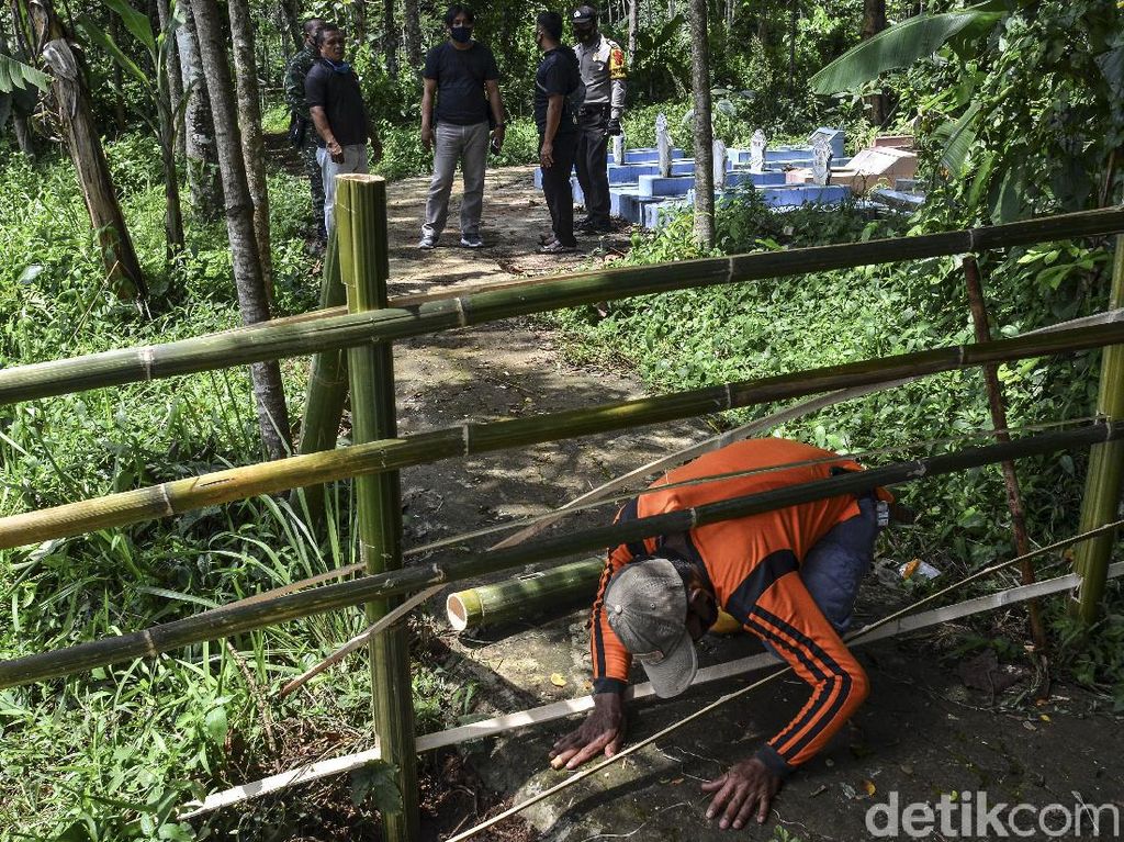 Kalah Pilkades, Akses Jalan ke TPU di Ciamis Ini Ditutup Kalah Pilkades, Akses Jalan ke TPU di Ciamis Ini Ditutup