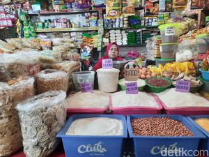 Natal dan Tahun Baru, Harga Sayur Mayur di Pasar Surabaya Naik Hingga 50% Natal dan Tahun Baru, Harga Sayur Mayur di Pasar Surabaya Naik Hingga 50%