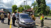 Potret Masuk Candi Borobudur Wajib Bawa Hasil Rapid Test Antigen
