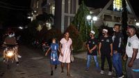 Pemuda Muslim di Jayapura Bantu Jaga Gereja Saat Misa Natal