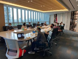 Menkes Budi Gunadi Terima Relawan Corona, dr Tirta: Ini Sejarah!