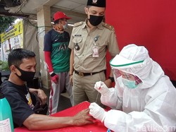Polisi Gelar Rapid Test Saat Operasi Lilin di Pesanggrahan, Ada yang Reaktif