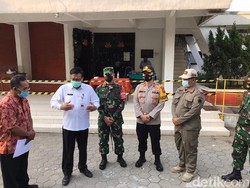 Polisi dan Forkopimda Gresik Keliling Gereja, Pastikan Misa Berjalan Aman