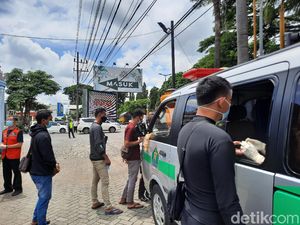 Mobil Pelat Luar Masuk Kota Malang Akan Dicegat untuk Rapid Test Mobil Pelat Luar Masuk Kota Malang Akan Dicegat untuk Rapid Test