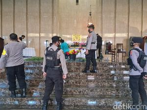 Jelang Misa Natal, Jibom Polda Jatim, Sterilisasi Gereja di Sidoarjo Jelang Misa Natal, Jibom Polda Jatim, Sterilisasi Gereja di Sidoarjo