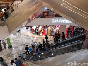 Pengunjung Mal Kota Kasablanka Wajib Download Aplikasi PeduliLindungi Pengunjung Mal Kota Kasablanka Wajib Download Aplikasi PeduliLindungi
