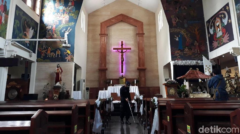 Tim Gegana Sterilisasi Gereja Santo Antonius Kotabaru Tim Gegana Sterilisasi Gereja Santo Antonius Kotabaru