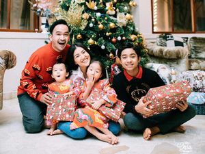 Potret Selebriti Tanah Air saat Rayakan Natal Potret Selebriti Tanah Air saat Rayakan Natal