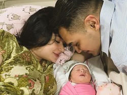 Makna Natal bagi Keluarga Kecil Asmirandah-Jonas Rivanno