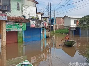 Sebagian Kampung di Baleendah Bandung Masih Terendam Banjir Sebagian Kampung di Baleendah Bandung Masih Terendam Banjir