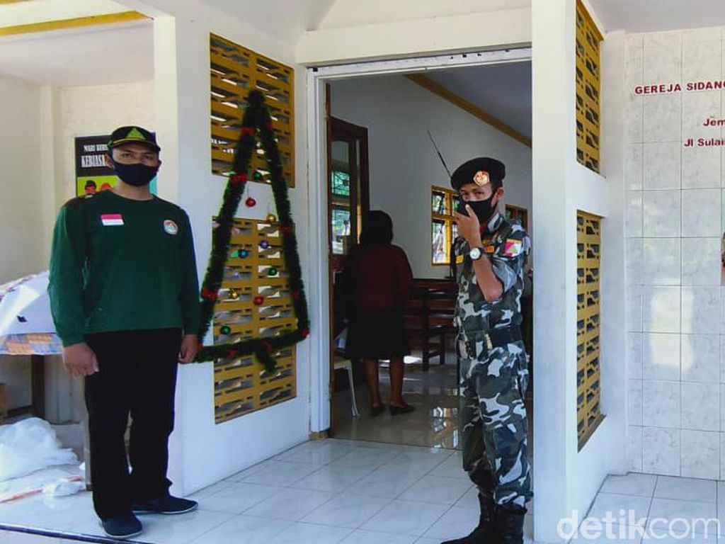 Banser Blitar Ikut Jaga Misa di Gereja: Hubbul Wathan Minal Iman Banser Blitar Ikut Jaga Misa di Gereja: Hubbul Wathan Minal Iman