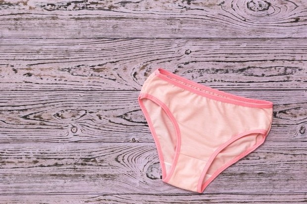 Gunakan celana dalam yang pas.