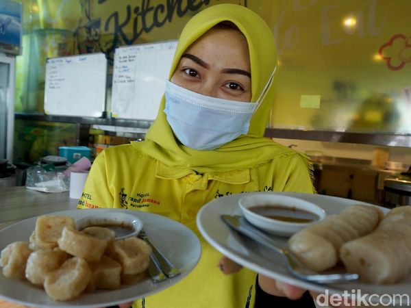 Dari Dapur Sederhana Ini Kerupuk Basah Tercipta