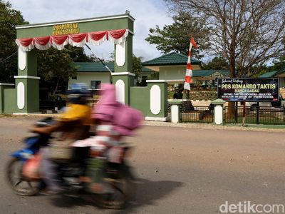 Foto: Mengenal Pasukan Satgas Pamtas RI-Malaysia di Badau