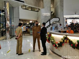 Mal Cuma Boleh Buka Sampai Jam 7, Karyawan Terimbas Dirumahkan