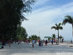 Libur Natal, Pantai Bali di Sumut Ramai Dikunjungi Warga