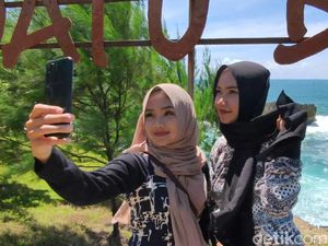 Foto: Cantiknya Pantai 3 in 1 Watu Bale Pacitan