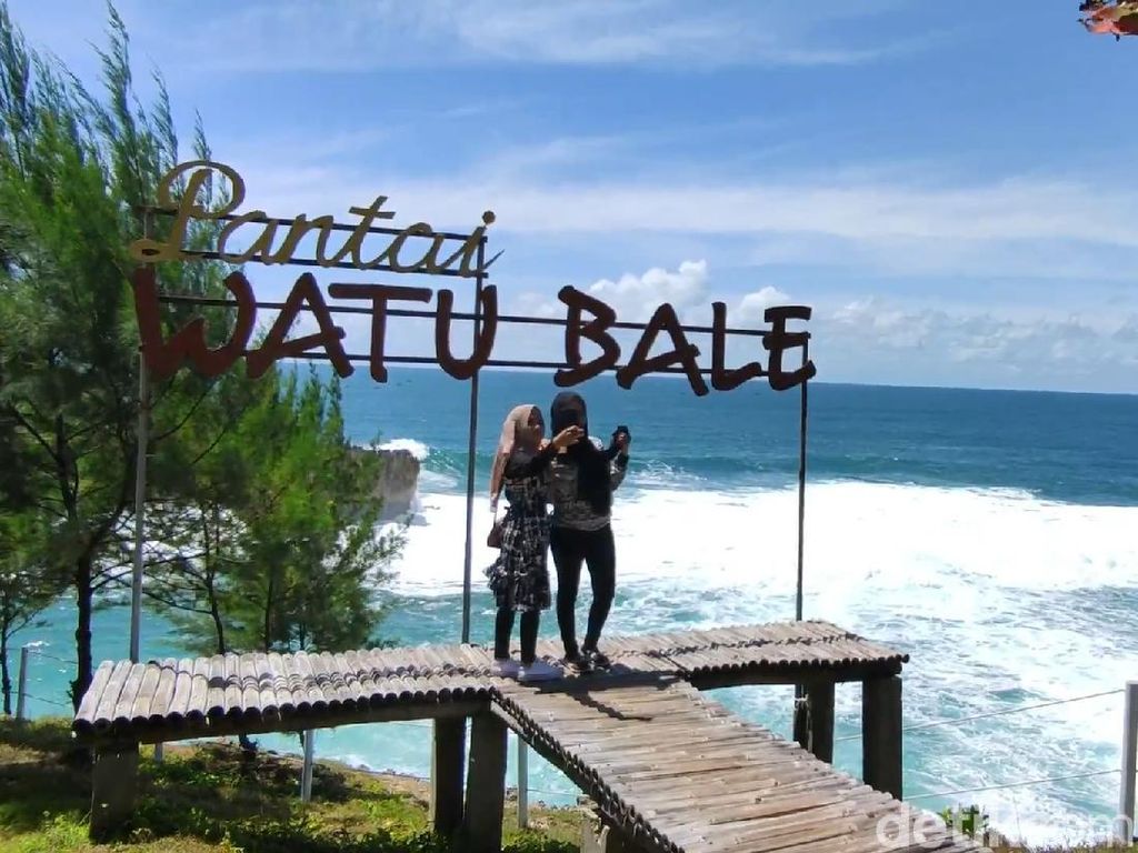 Libur Nataru, Bisa Mampir ke Watu Bale yang Dijuluki Pantai 3 In 1