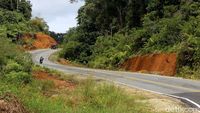 Potret Jalan Mulus di Batas Negeri, Lancarkan Fulus