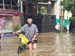 2 Ribu Keluarga di Desa Dayeuhkolot Bandung Terdampak Banjir