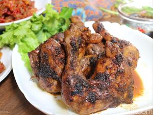 Gado-gado dan Ayam Panggang RM Kencana yang Bertahan Lezatnya 58 Tahun