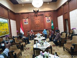 Koordinasi Penanganan COVID-19, Whisnu Sakti Temui Gubernur Khofifah