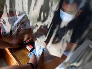 Duka di Perbatasan, Listrik Cuma Nyala 12 Jam