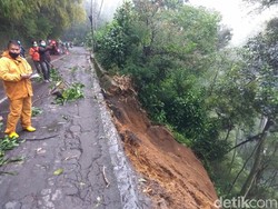 Jalan Alternatif ke Kawasan Lembang Longsor, Polisi Rekayasa Lalin
