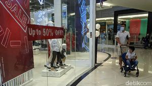 Diskon Natal dan Akhir Tahun di Pusat Perbelanjaan