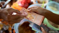 Foto: Belanja di Batas Negeri, Bisa Bayar Pakai Rupiah-Ringgit