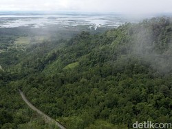 5 Gunung yang Dikenal Angker di Kalimantan