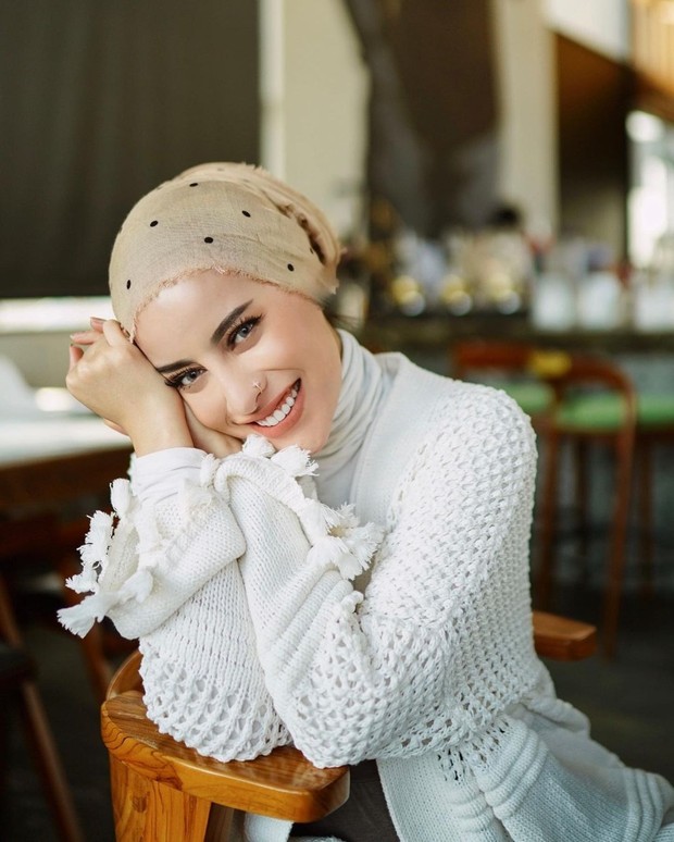 Hijab pashmina/Instagram.co/aghniapunjabi Hijab pashmina tanpa jarum