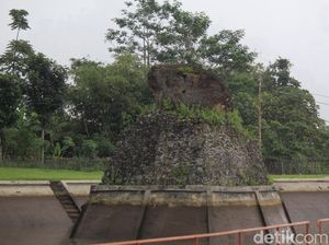 Percaya Atau Tidak Konon Batu di Bandung Ini Tahan Bom