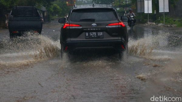 Libas Medan Sulit Jakarta-Bali Bareng Toyota Corolla Cross Hybrid