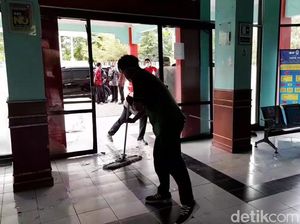 Warga Ambil Paksa Jenazah Covid-19, Pintu Dijebol Kaca Pecah Warga Ambil Paksa Jenazah Covid-19, Pintu Dijebol Kaca Pecah
