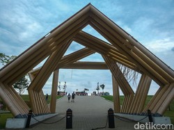 Anies Buka Sayembara Penamaan Jalan di Pantai Kita dan Pantai Maju