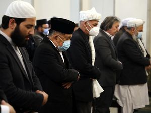 Momen JK dan Presiden Afghanistan Salat Jumat Bersama