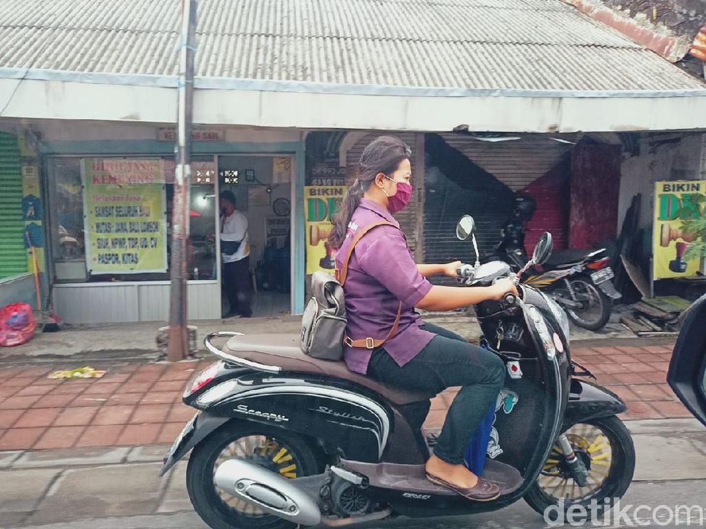 Pandemi Buat Gaya Berkendara Pemotor Lebih Pentingkan Masker Dibandingkan Helm Pandemi Buat Gaya Berkendara Pemotor Lebih Pentingkan Masker Dibandingkan Helm
