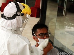 Pemkot Bandung Gelar Rapid Test Antigen ke Pengunjung Hotel