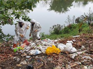 Sampah Popok Mencemari Sungai Brantas, Ancaman Bagi Lingkungan dan Warga Sampah Popok Mencemari Sungai Brantas, Ancaman Bagi Lingkungan dan Warga