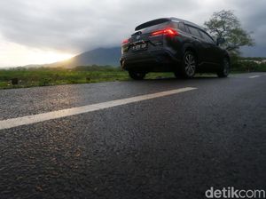 Toyota Corolla Cross Hybrid Terobos Hujan Deras Jakarta-Bali