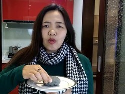 Emak-emak Ini Bikin Tutorial Rebus Batu Sampai Empuk, Apa Berhasil?