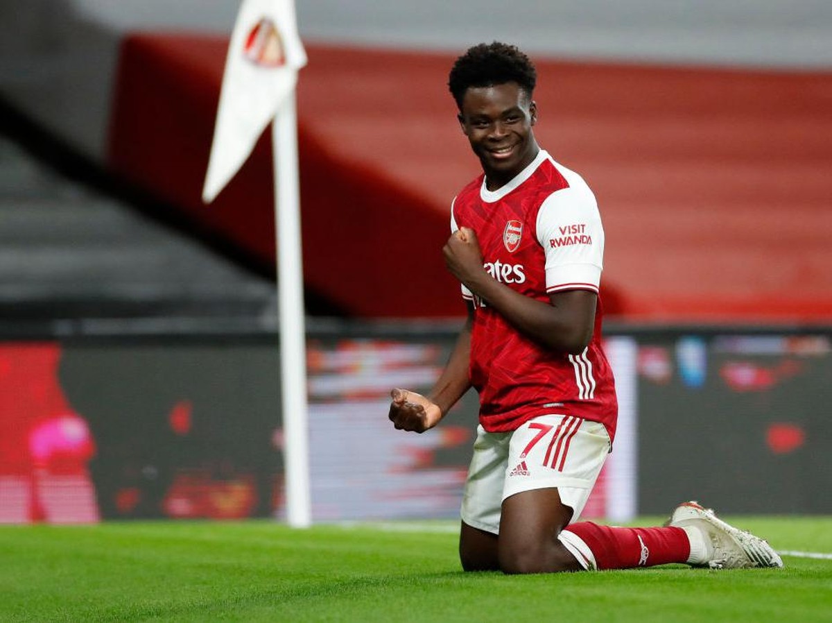 Pemain muda Arsenal, Bukayo Saka, mengungkap cara bisa memperdayai kiper Chelsea, Edouard Mendy. (Foto: Getty Images/Pool)