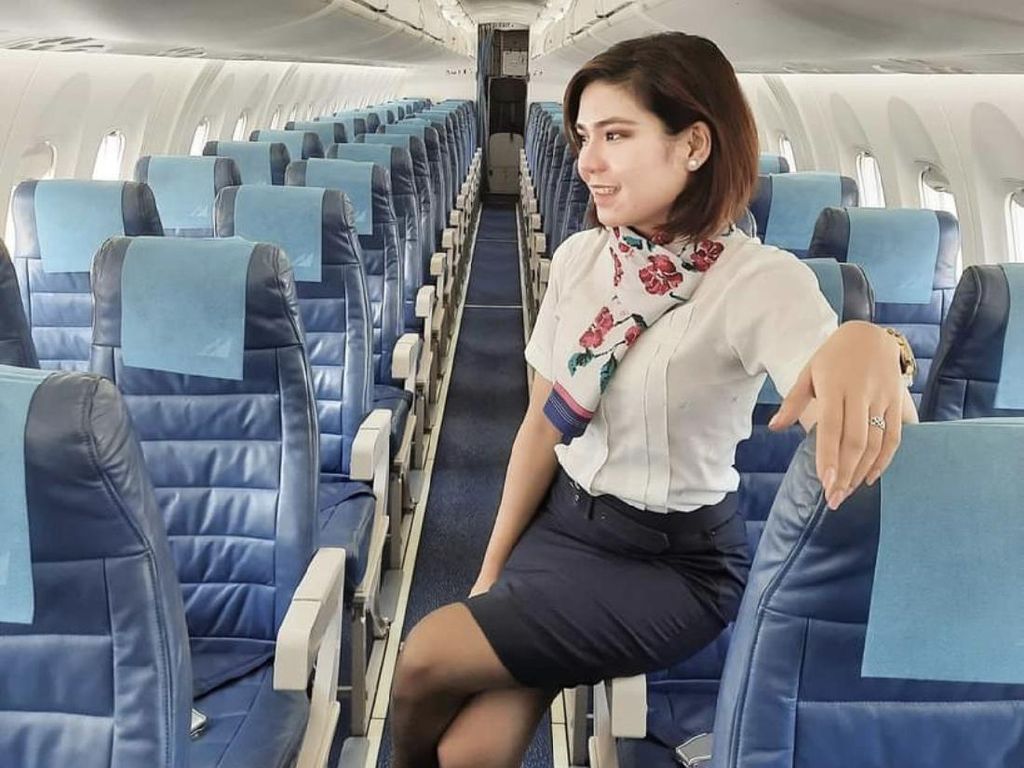 7 Foto Pramugari Cantik yang Kini Jual Alpukat Setelah Di-PHK karena Corona 7 Foto Pramugari Cantik yang Kini Jual Alpukat Setelah Di-PHK karena Corona