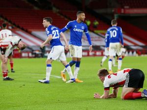 Everton Melambung, Sheffield United Kian Merana