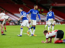 Everton Melambung, Sheffield United Kian Merana