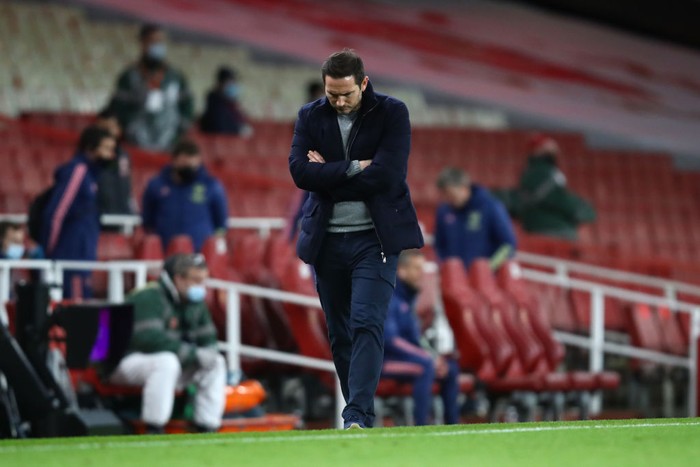LONDON, ENGLAND - DECEMBER 26: Frank Lampard, Manager of Chelsea looks dejected during the Premier League match between Arsenal and Chelsea at Emirates Stadium on December 26, 2020 in London, England. The match will be played without fans, behind closed doors as a Covid-19 precaution. (Photo by Julian Finney/Getty Images)