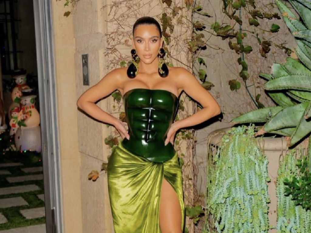 Bella Thorne Gantikan Kim Kardashian dan Keluarganya Bella Thorne Gantikan Kim Kardashian dan Keluarganya