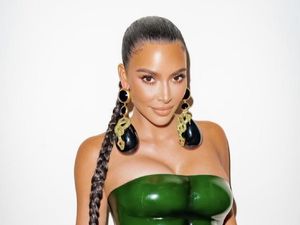 Kim Kardashian Dikabarkan akan Gugat Cerai Kanye West