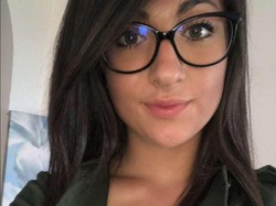 Berpakaian Terlalu Seksi, Wanita Ini Sampai Diusir dari Restoran